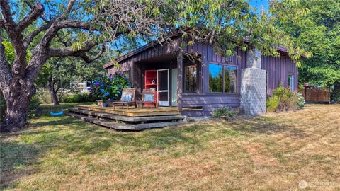 Photo of 623 Roberts Drive, Point Roberts, WA 98281 (MLS # 2555506)