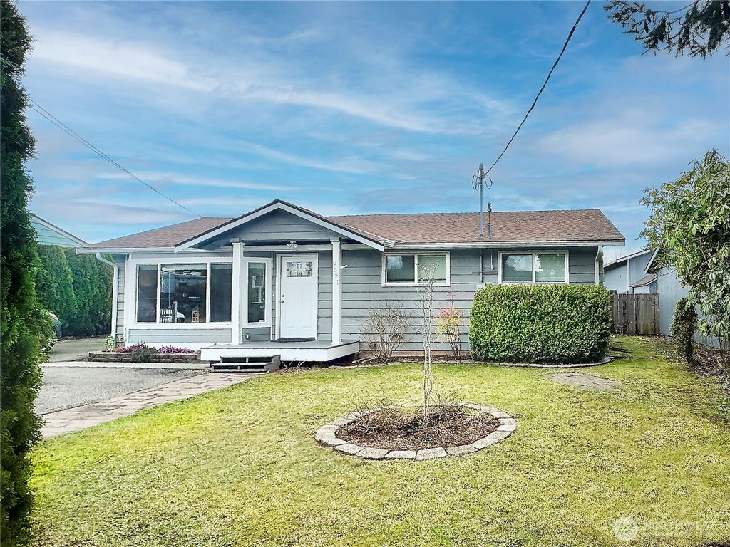 Photo of 9521 Sharon Drive, Everett, WA 98204 (MLS # 2489643)