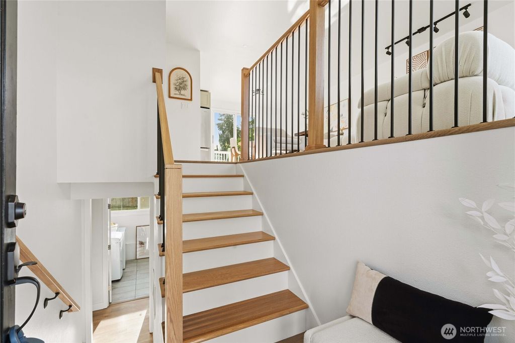 Photo of 7475 NE 146th Street, Kenmore, WA 98028 (MLS # 2491674)