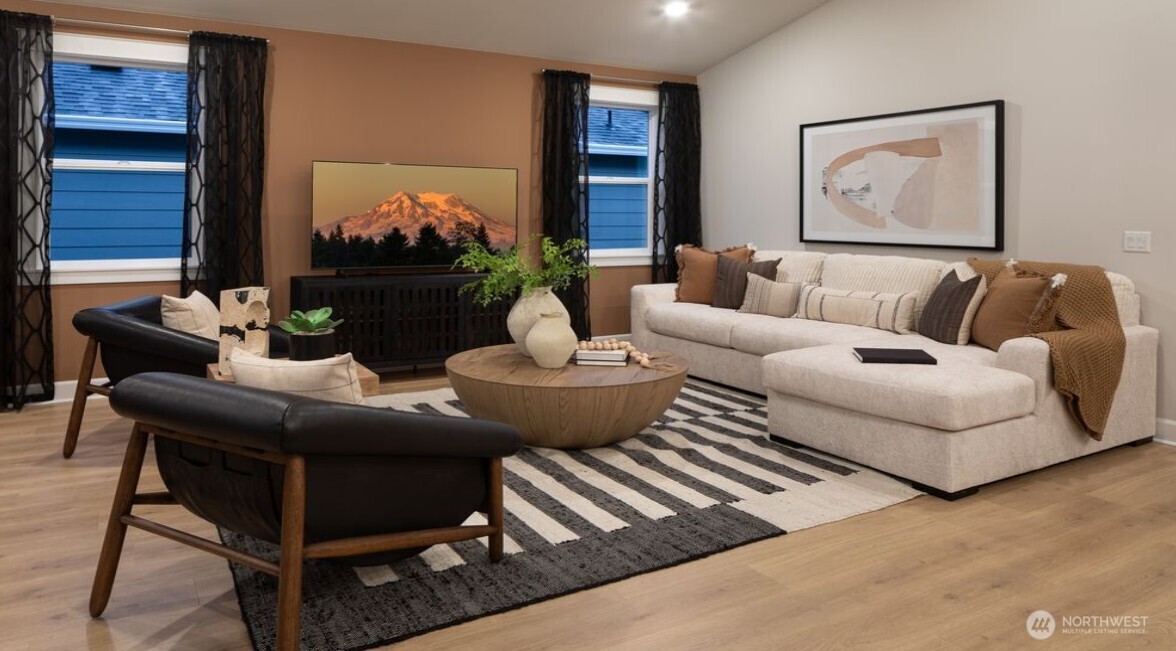 2946 Balsamroot Drive SE