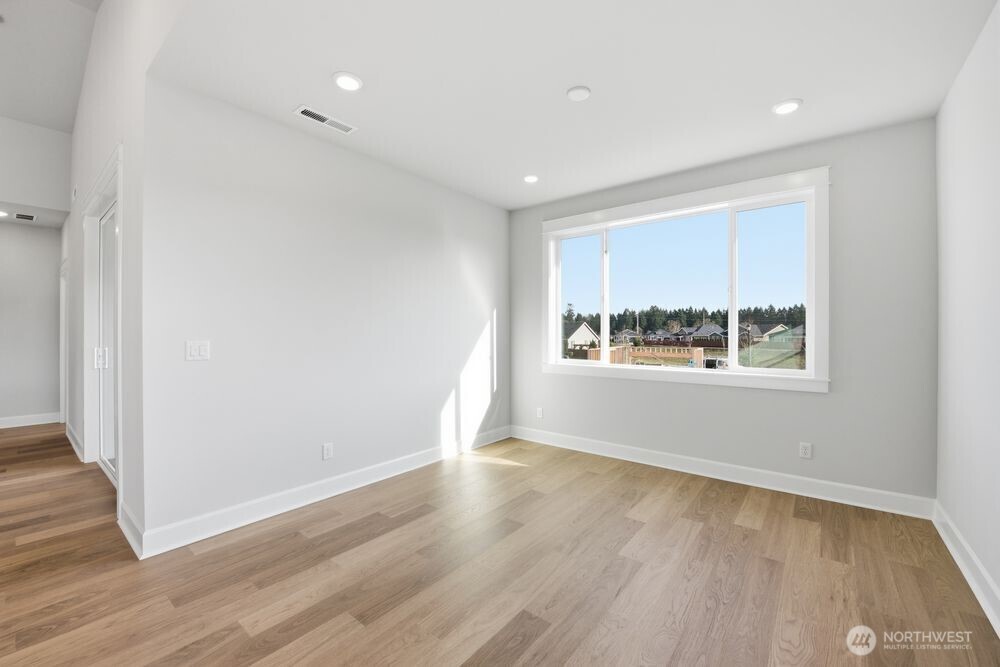 2946 Balsamroot Drive SE