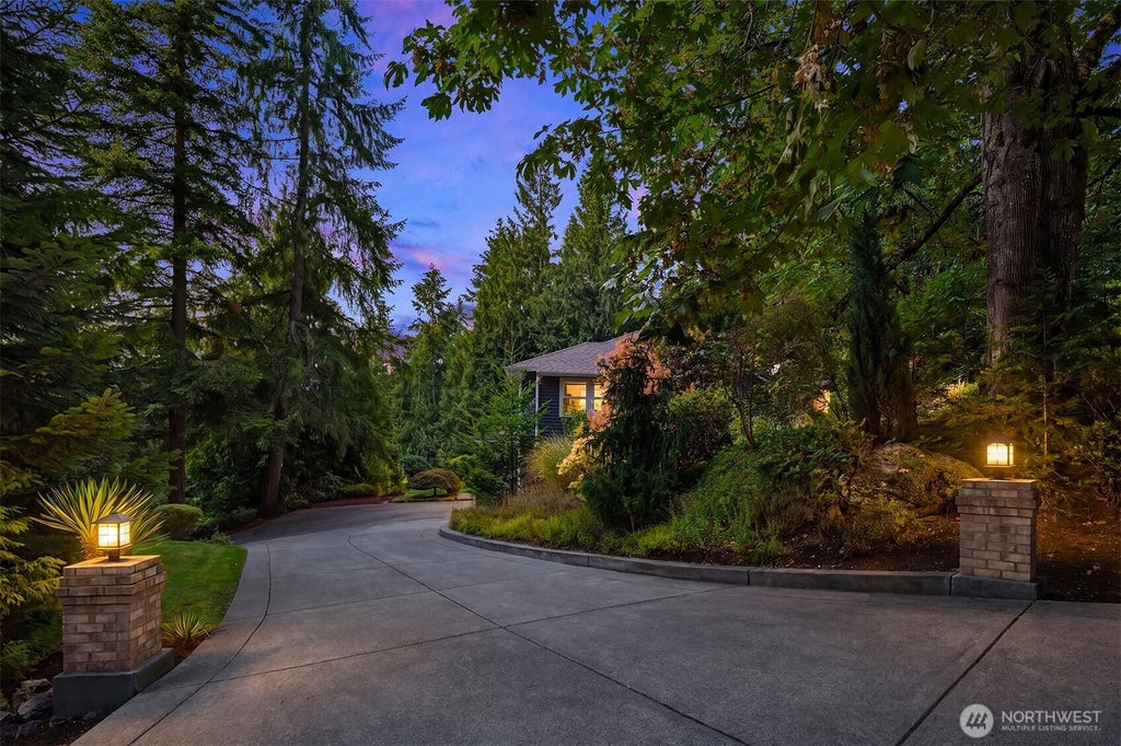 Photo of 16734 NE 139th Place, Woodinville, WA 98072 (MLS # 2579734)