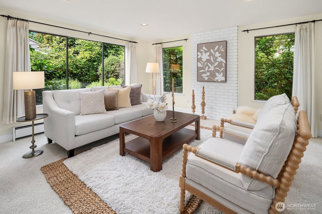 Photo of 2958 72nd Avenue SE, Mercer Island, WA 98040 (MLS # 2538302)