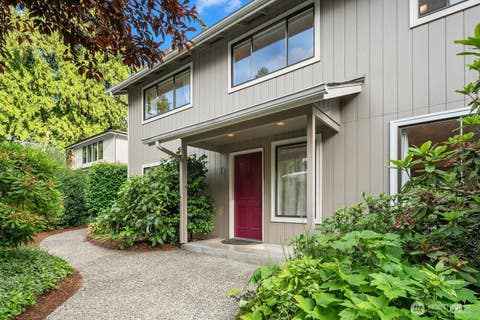 Photo of 2958 72nd Avenue SE, Mercer Island, WA 98040 (MLS # 2538302)