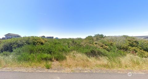1383 Sand Pebble Avenue Ocean Shores WA 98569