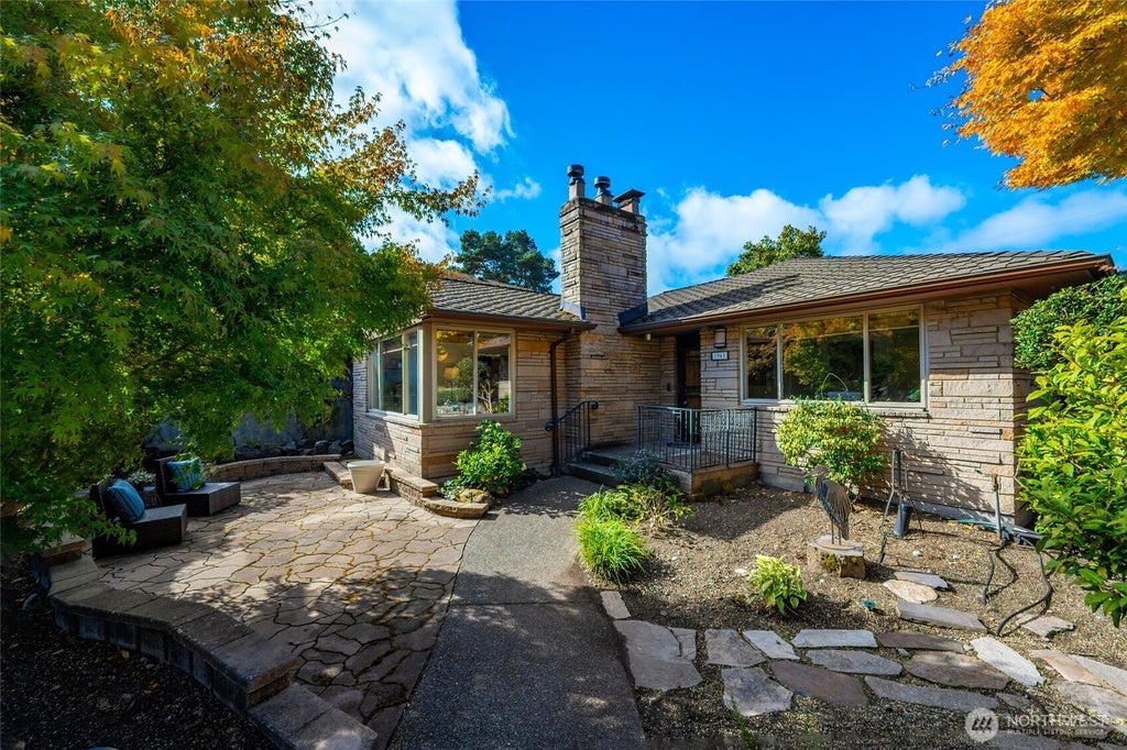 Photo of 1961 31st Avenue W, Seattle, WA 98199 (MLS # 2587079)