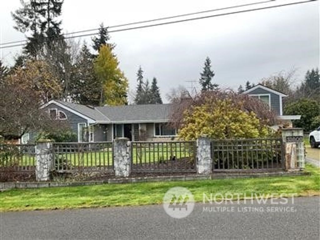 Photo of 13808 SE 1st Street, Bellevue, WA 98005 (MLS # 2268172)