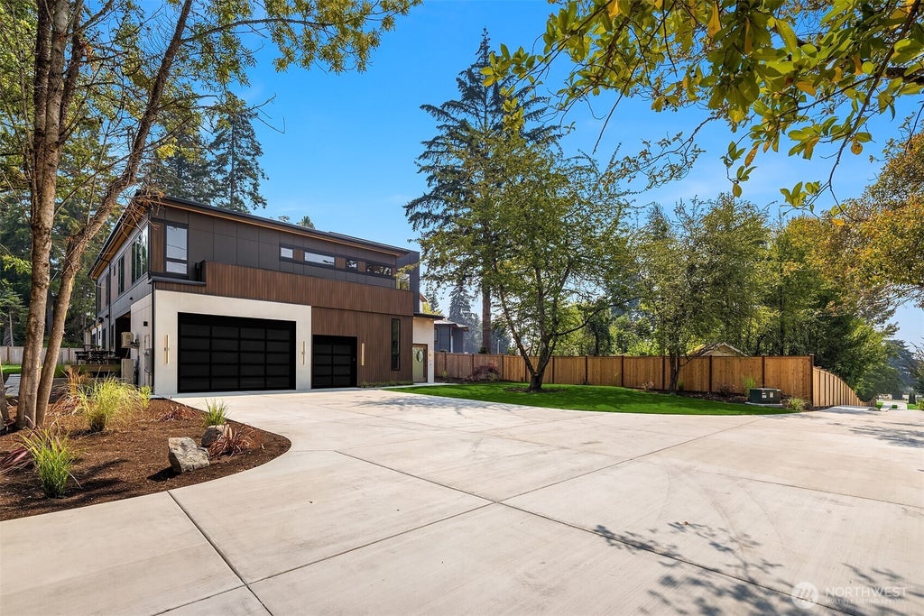 Photo of 2303 123rd Place SE, Bellevue, WA 98005 (MLS # 2587016)