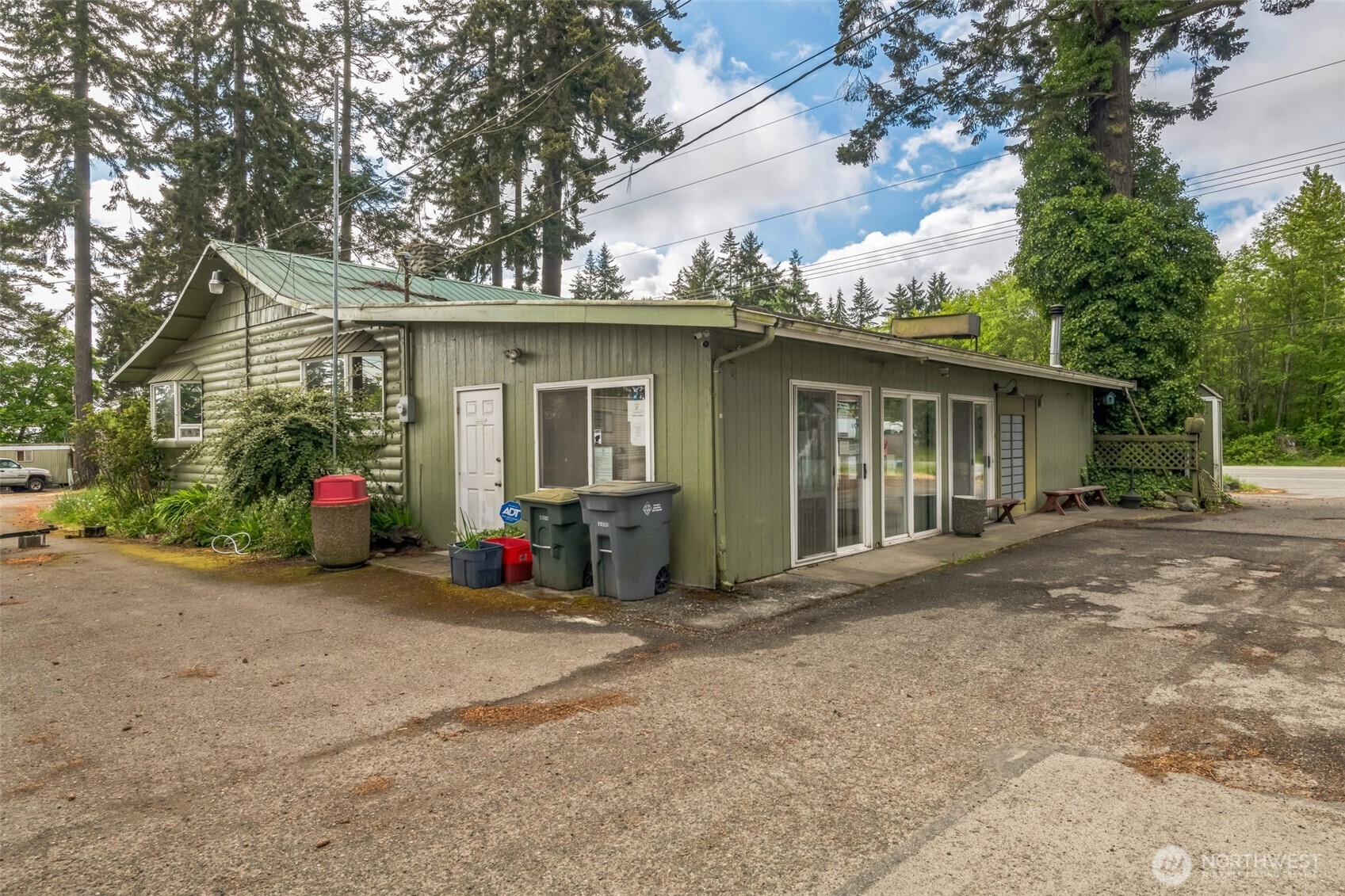 1215 W US101
