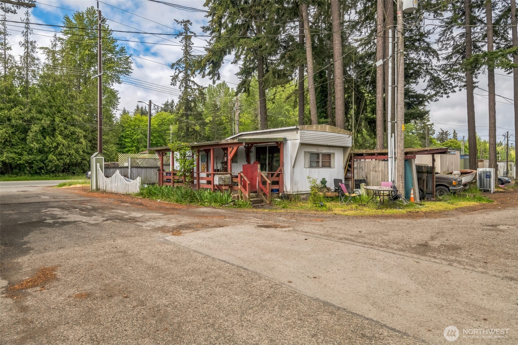 1215 W US101