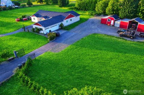 Photo of 3652 Pennsylvania Street, Longview, WA 98632 (MLS # 2463275)