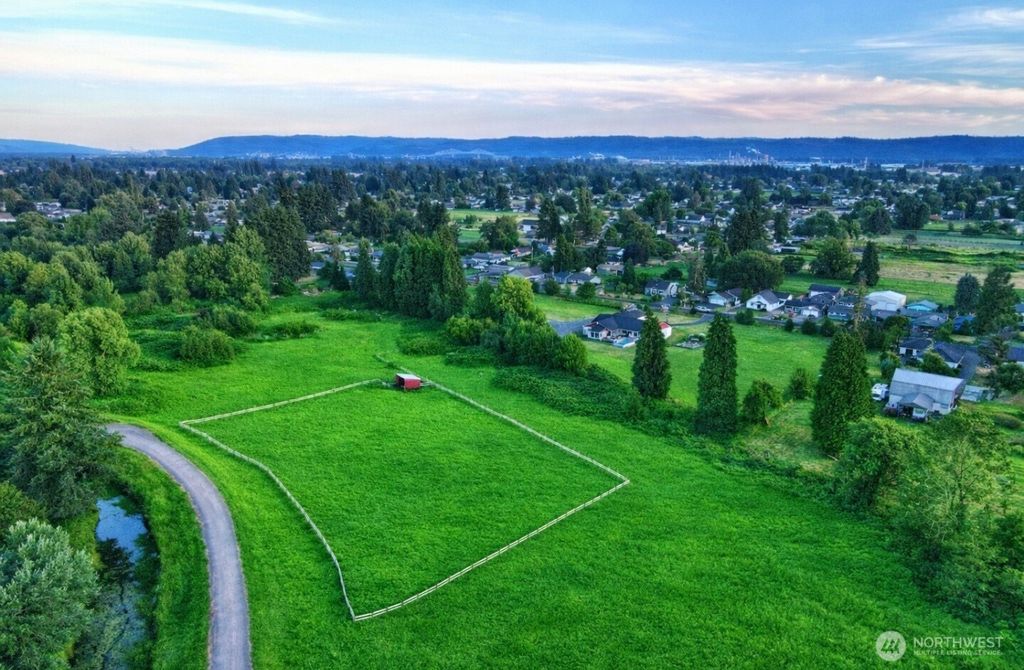 Photo of 3652 Pennsylvania Street, Longview, WA 98632 (MLS # 2463275)