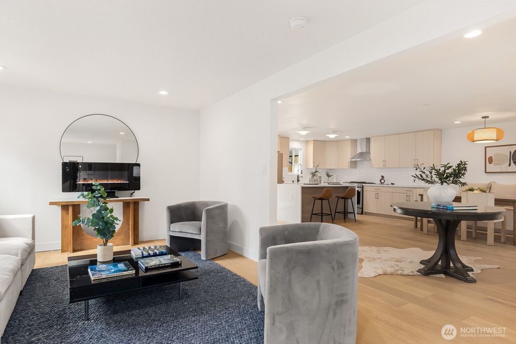 listing image 9360750924801362573