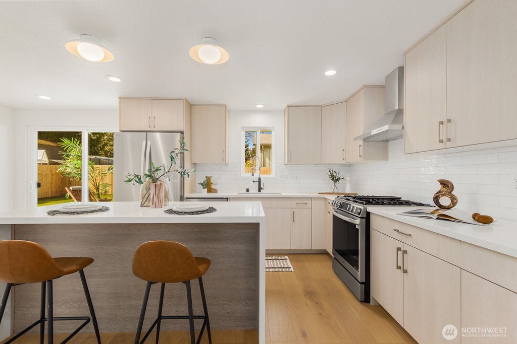 listing image 9367485684950846293