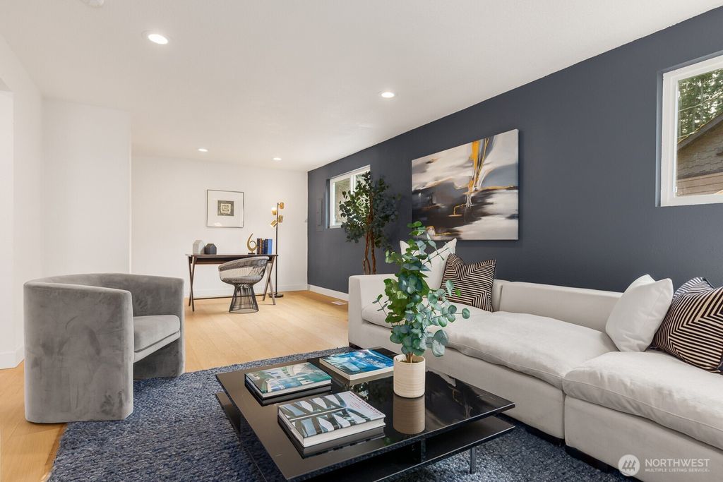 listing image 9365745853751356851