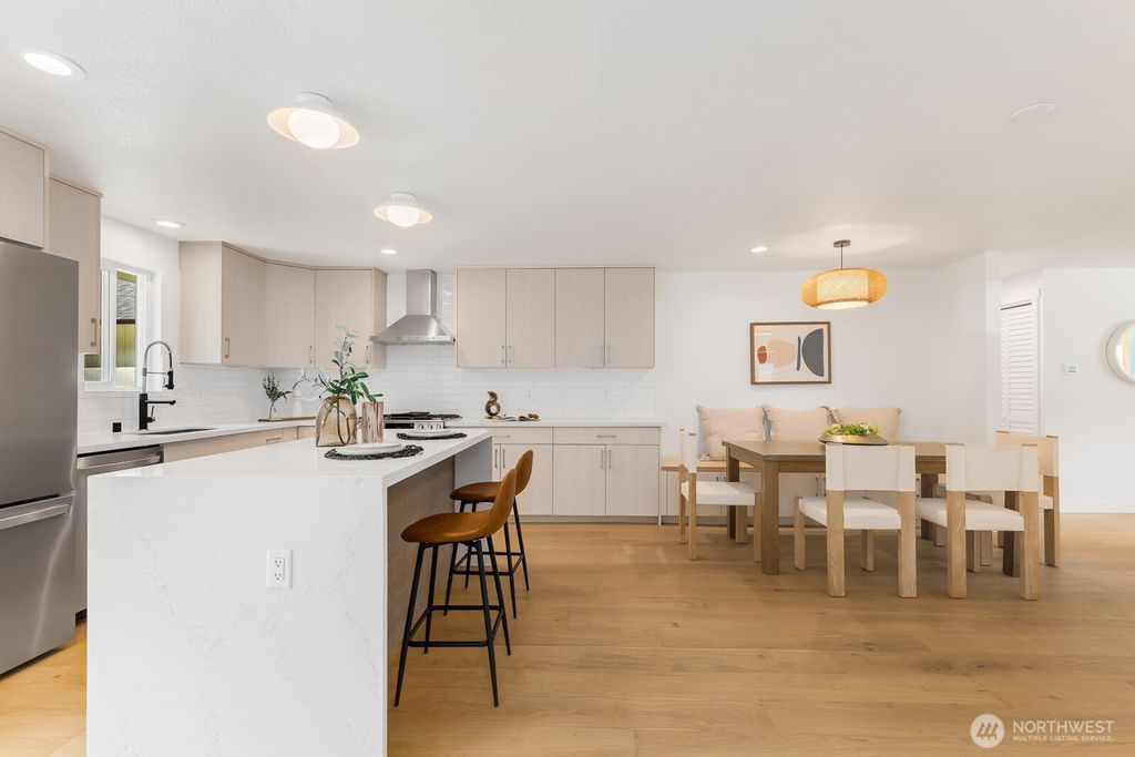 listing image 9367487114668602622