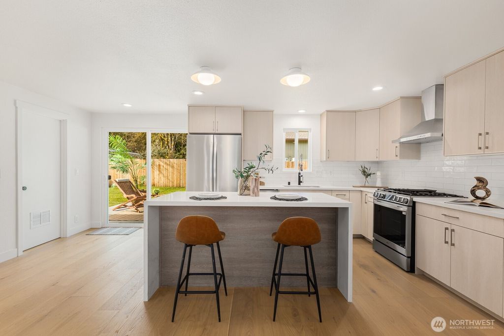 listing image 9367361218968912330