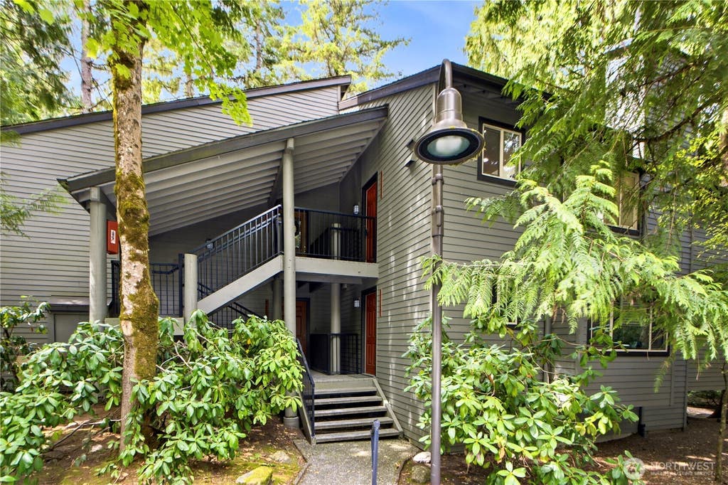 Photo of 8103 146th Ct CT NE, Redmond, WA 98052 (MLS # 2560367)