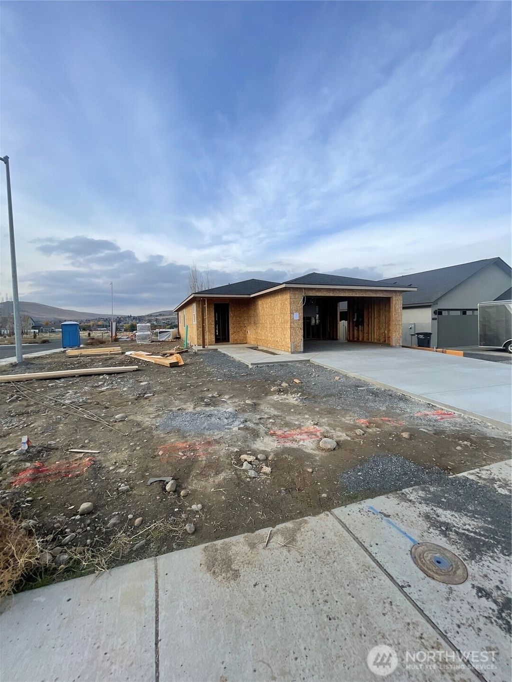 Photo of 915 Ivy Street NE, Ephrata, WA 98823 (MLS # 2460997)