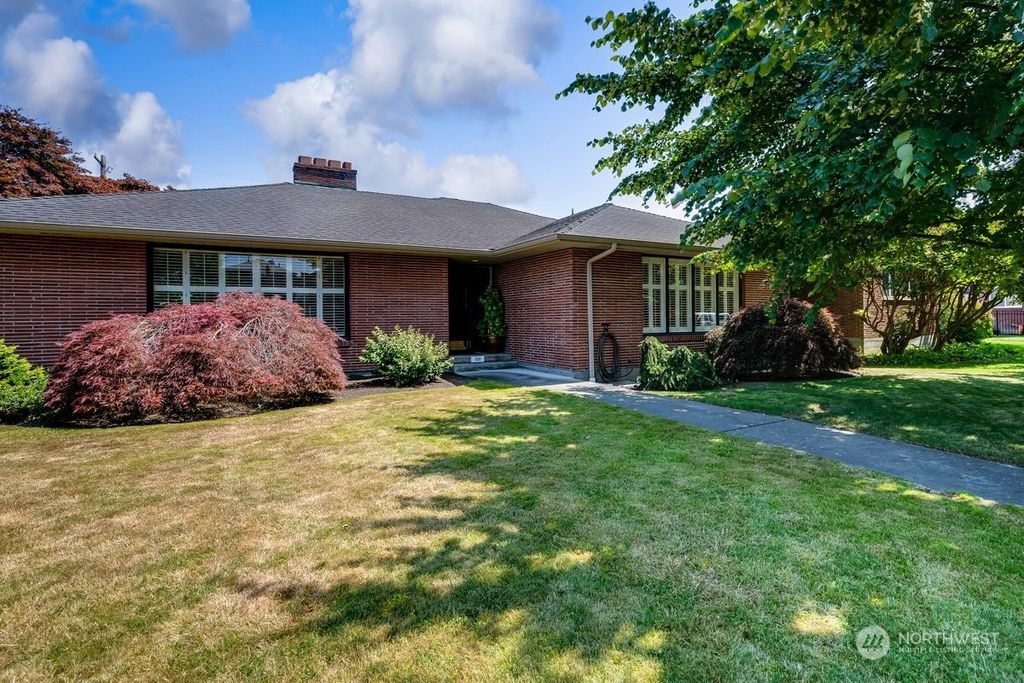 Photo of 801 Colby Avenue, Everett, WA 98201 (MLS # 2077089)