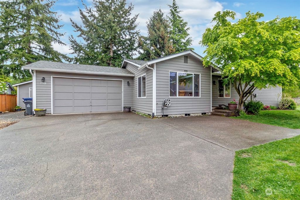 Photo of 7319 71st Avenue, Marysville, WA 98270 (MLS # 2191742)