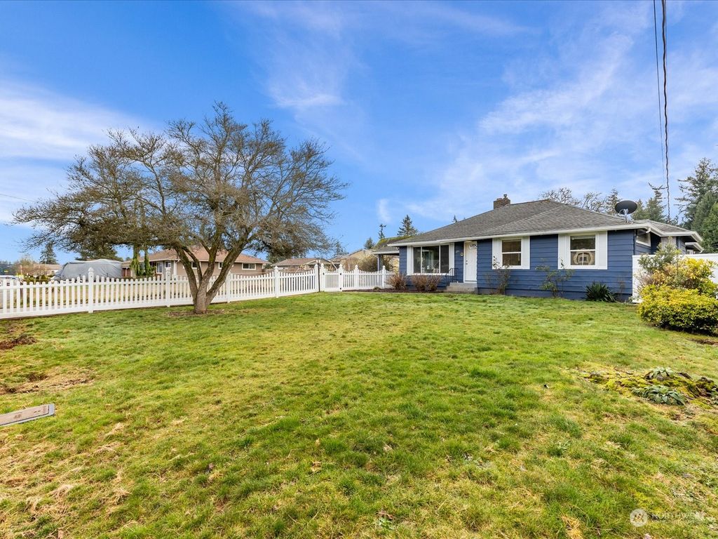 Photo of 406 Pecks Drive, Everett, WA 98203 (MLS # 2322619)