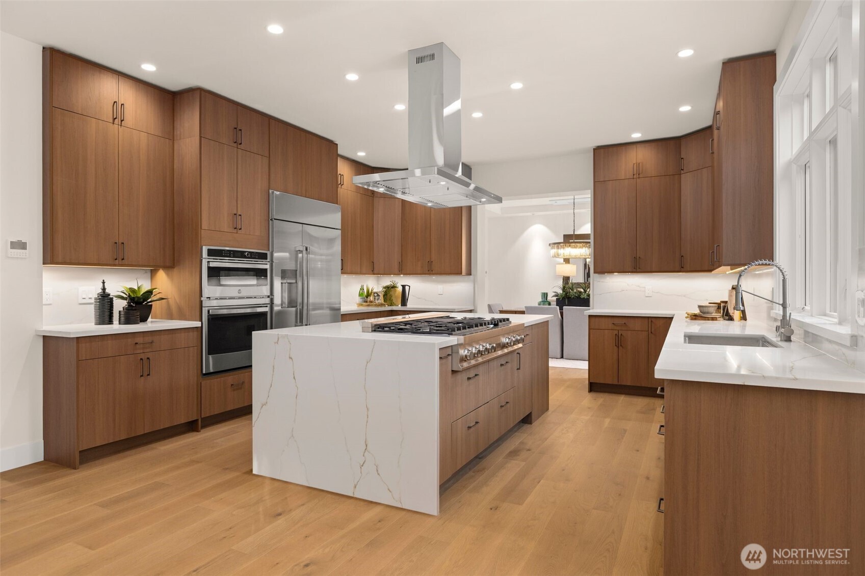 105 Windsor Drive SE