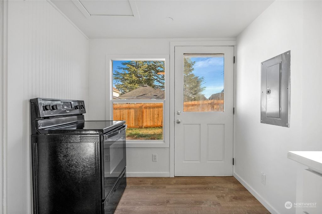 Photo of 3224 Oakes Avenue #B, Everett, WA 98201 (MLS # 2023090)