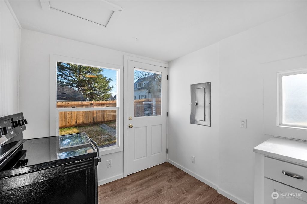 Photo of 3224 Oakes Avenue #B, Everett, WA 98201 (MLS # 2023090)