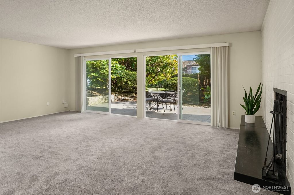 Photo of 2501 Canterbury Ln Ln E #106, Seattle, WA 98112 (MLS # 2443492)