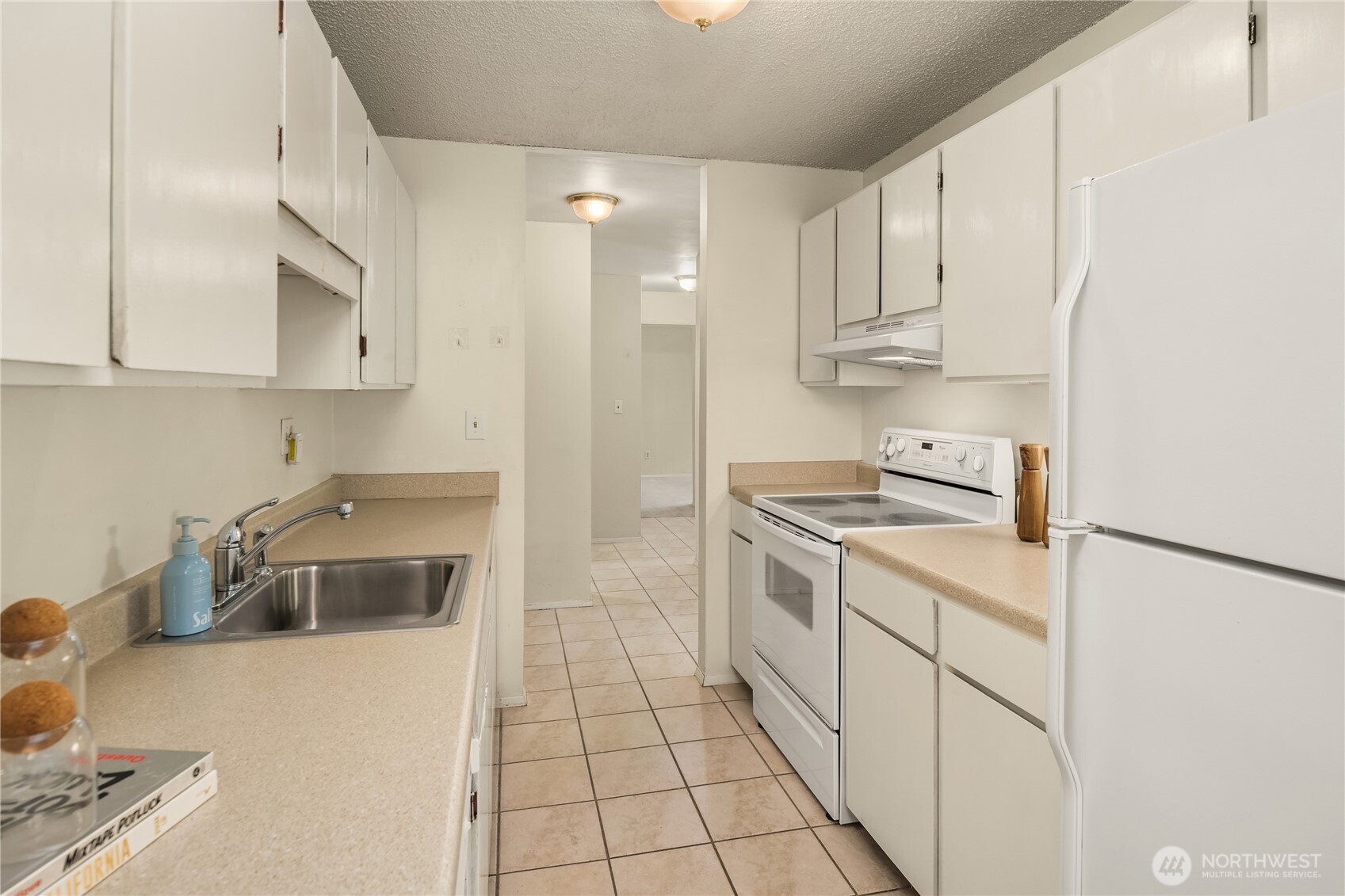 2501 Canterbury Ln E 106