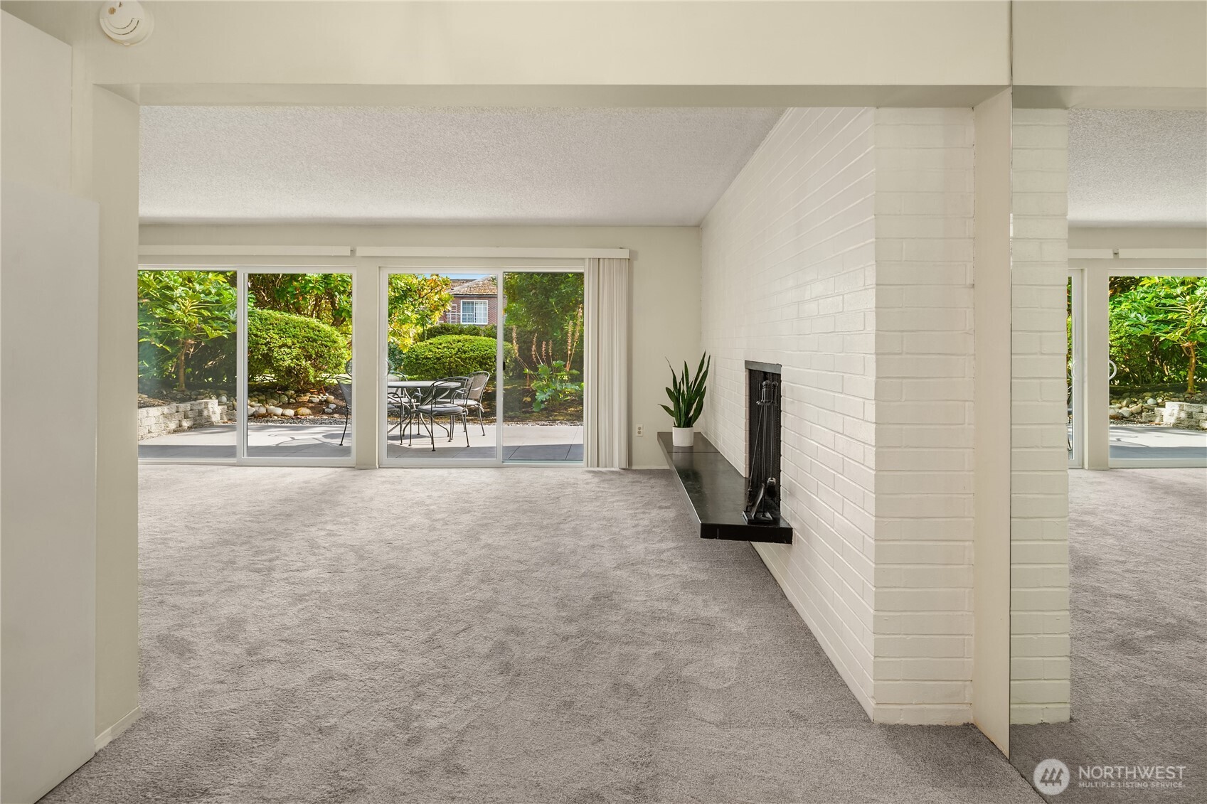 2501 Canterbury Ln E 106