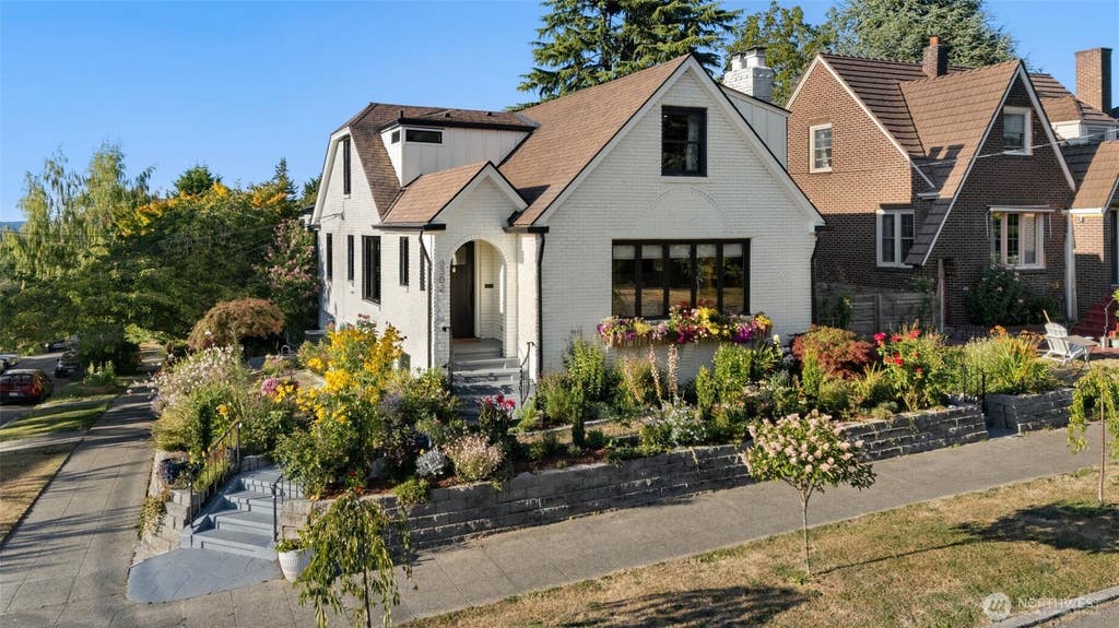 Photo of 3302 E Pine Street, Seattle, WA 98122 (MLS # 2568047)