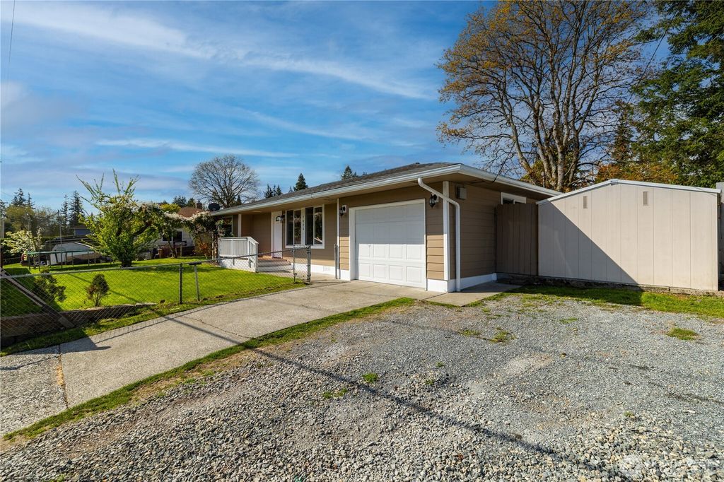 Photo of 7820 Upper Ridge Road, Everett, WA 98203 (MLS # 2349069)