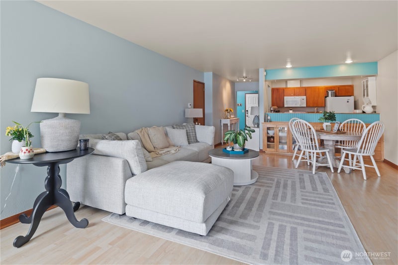 60 Admiralty Lane 325