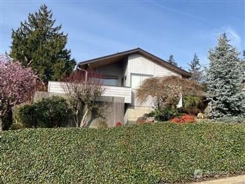 Photo of 21025 6th Avenue S, Des Moines, WA 98198 (MLS # 2520292)