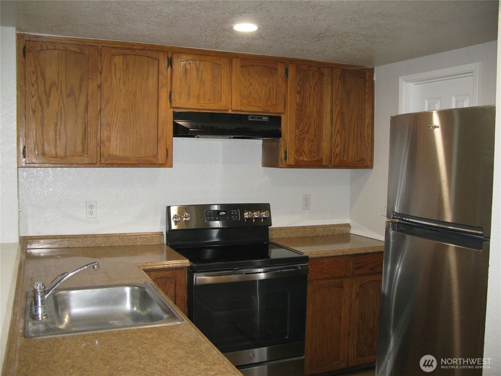 Photo of 710 10th St NW ST NE #D, Auburn, WA 98002 (MLS # 2517593)