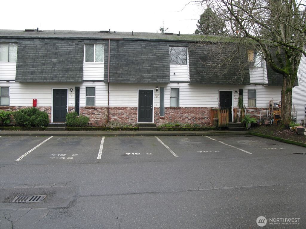 Photo of 710 10th St NW ST NE #D, Auburn, WA 98002 (MLS # 2517593)