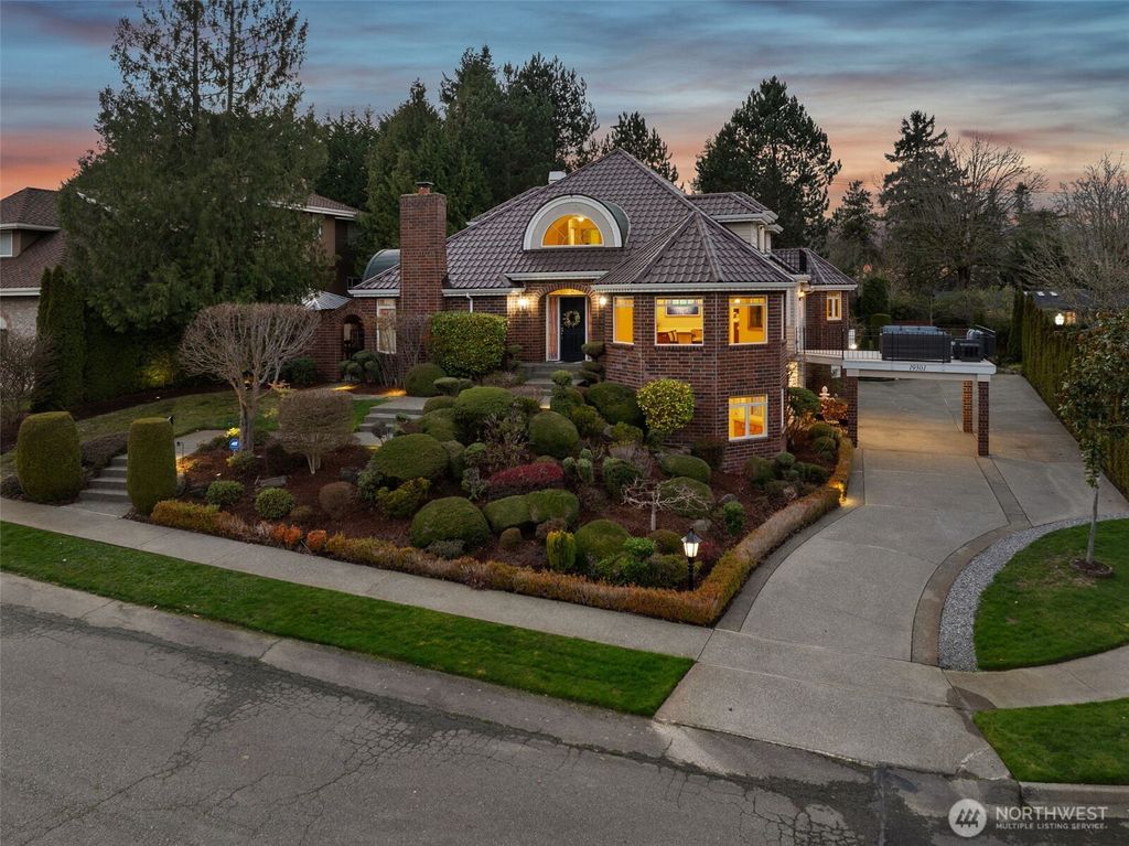 Photo of 19301 4th Place SW, Normandy Park, WA 98166 (MLS # 2467900)