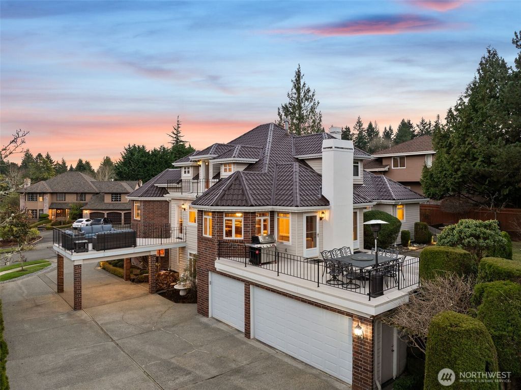 Photo of 19301 4th Place SW, Normandy Park, WA 98166 (MLS # 2467900)