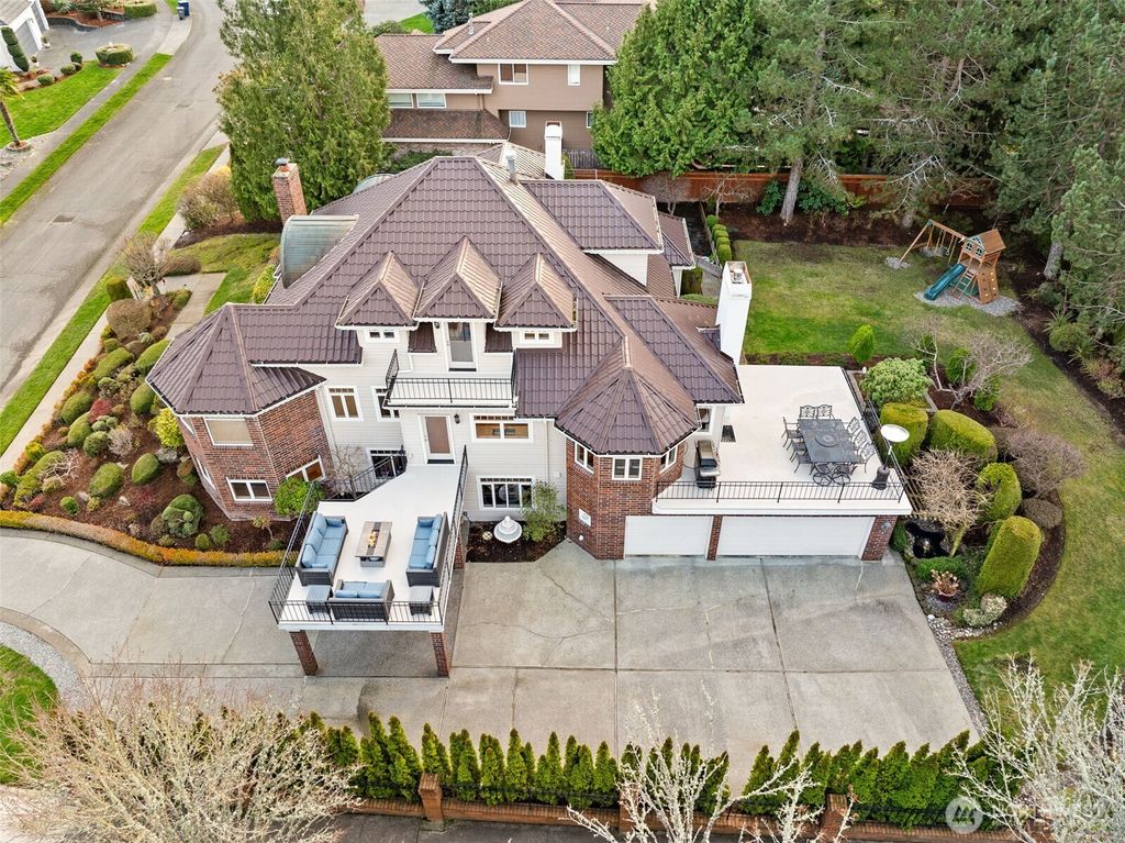 Photo of 19301 4th Place SW, Normandy Park, WA 98166 (MLS # 2467900)