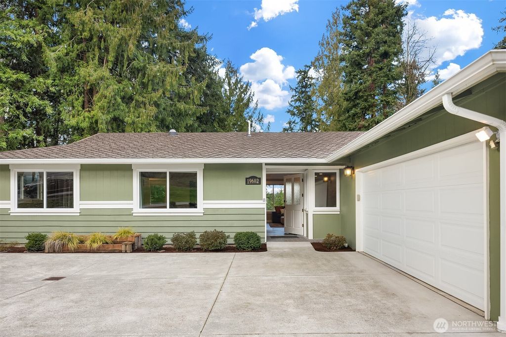 Photo of 19602 SE 29th Street, Sammamish, WA 98075 (MLS # 2481851)