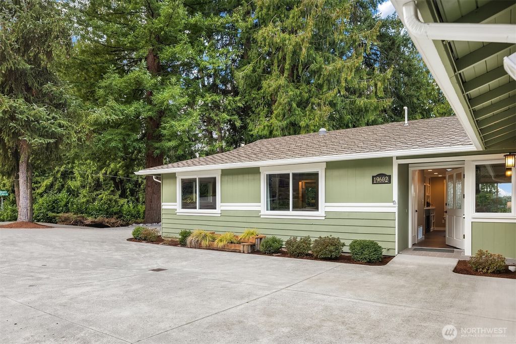 Photo of 19602 SE 29th Street, Sammamish, WA 98075 (MLS # 2481851)