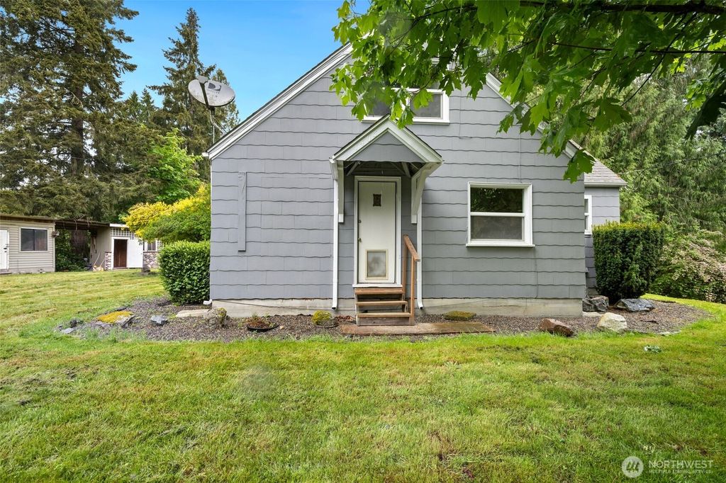 Photo of 11513 Jovita Blvd BLVD E, Edgewood, WA 98372 (MLS # 2525233)