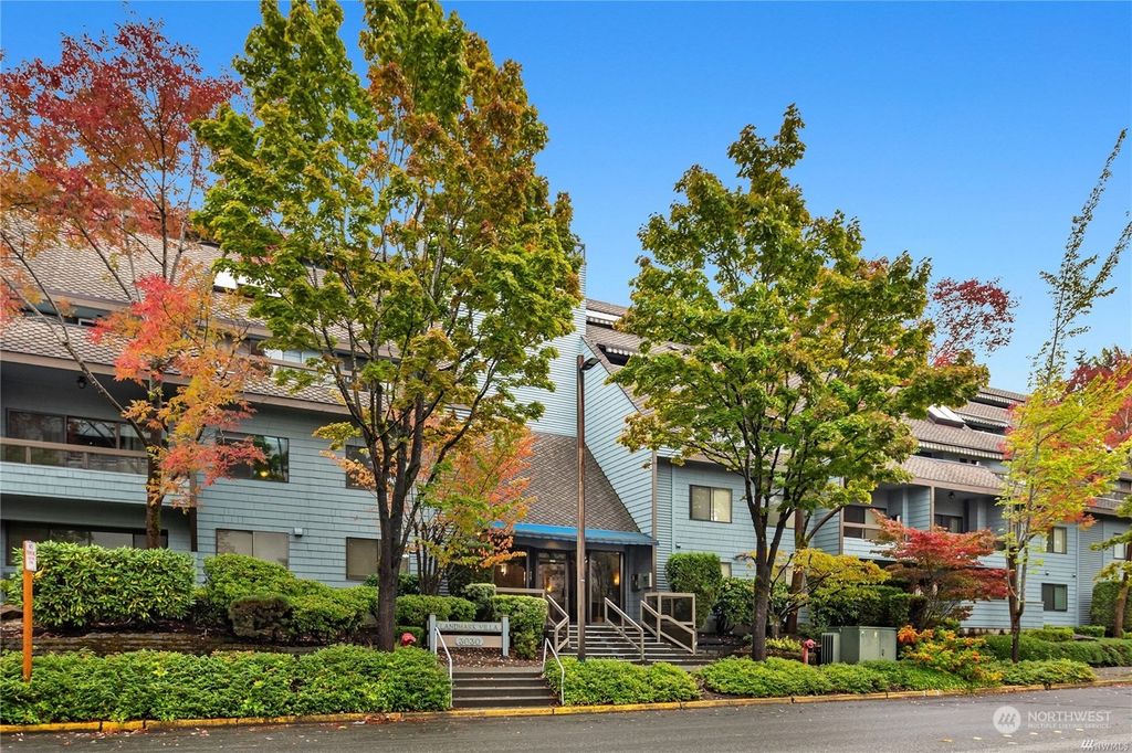 Photo of 3030 80th Avenue SE #208, Mercer Island, WA 98040 (MLS # 2204844)