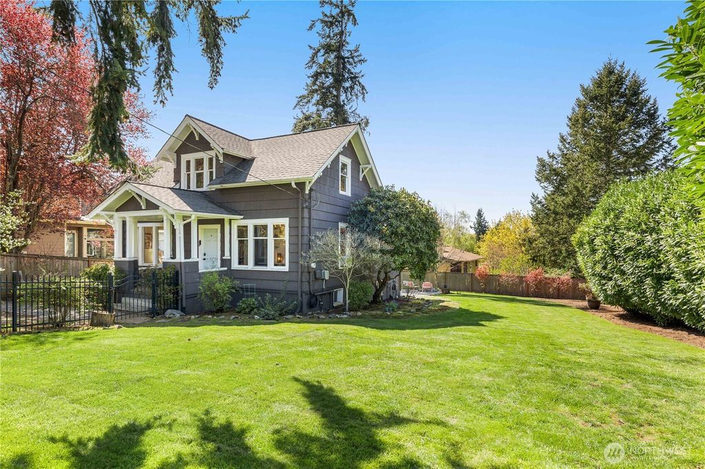 Photo of 13731 90th Avenue NE, Kirkland, WA 98034 (MLS # 2359602)