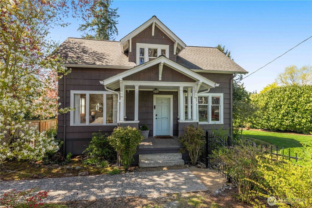 Photo of 13731 90th Avenue NE, Kirkland, WA 98034 (MLS # 2359602)