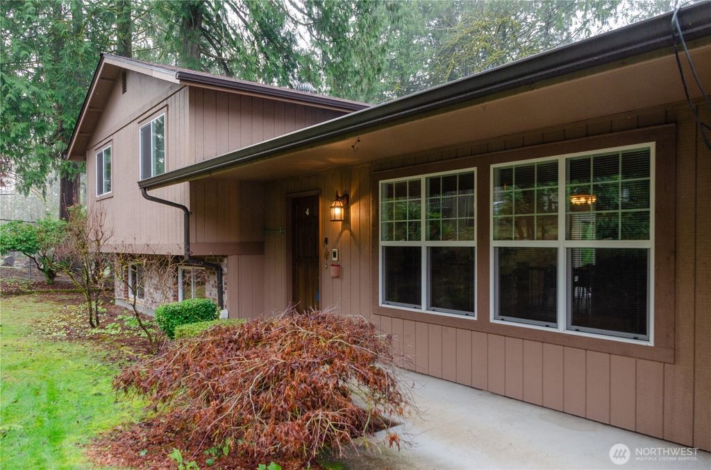 Photo of 6696 Crest Drive SE, Port Orchard, WA 98367 (MLS # 2463678)