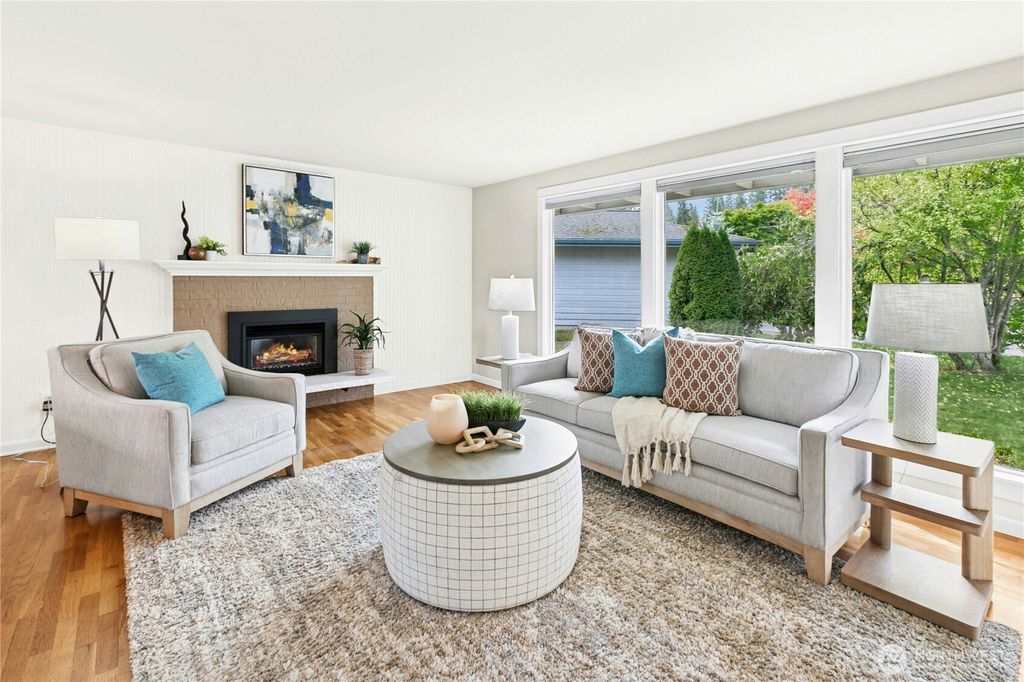 Photo of 7622 140th Place Pl NE, Redmond, WA 98052 (MLS # 2446500)