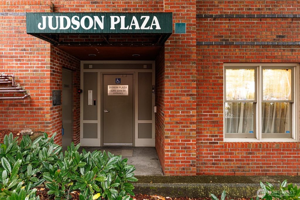 Photo of 1201 11th Street #303, Bellingham, WA 98225 (MLS # 2473307)